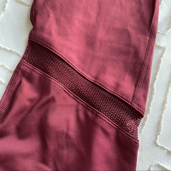 Fabletics High-Waisted UltraCool Mesh 7/8 Legging - M - Picture 2 of 3